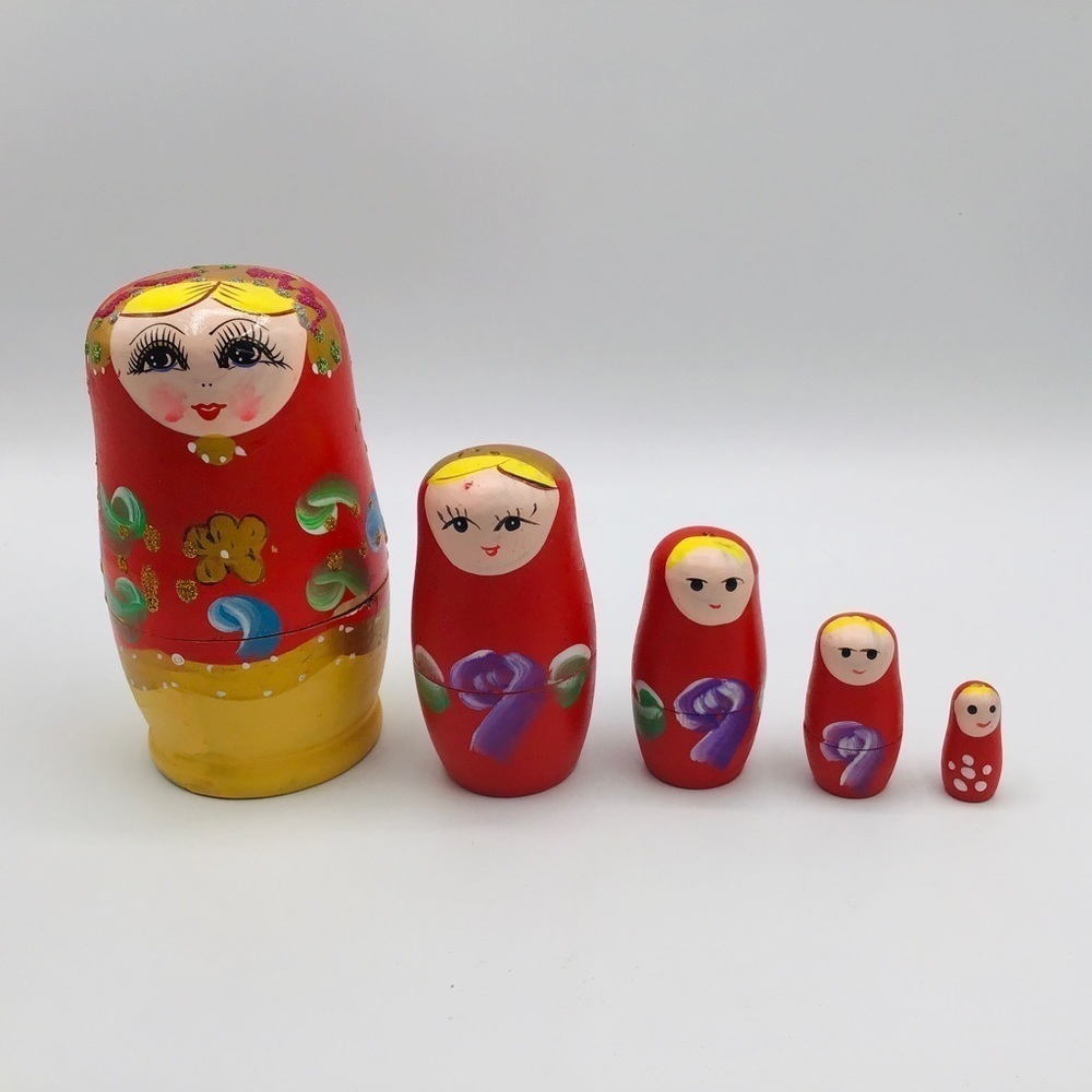 VTG Russian Nesting Dolls Hand Painted Wood Floral Set of 5 Girls Red Yellow